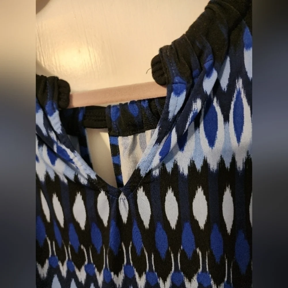 Apt. 9 Amazing Super cute flattering unique slleveless blue shift‎ dress. XL